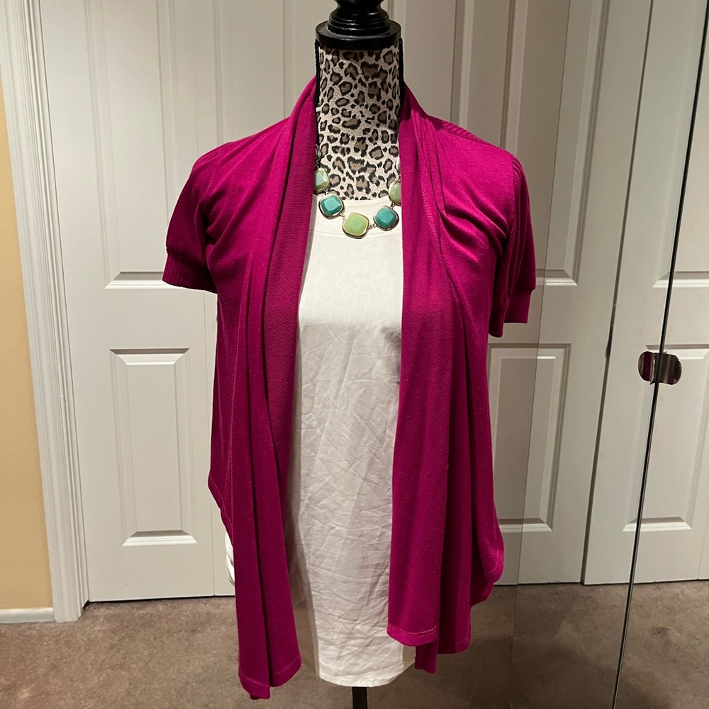 Cute Shortsleeved Cardigan